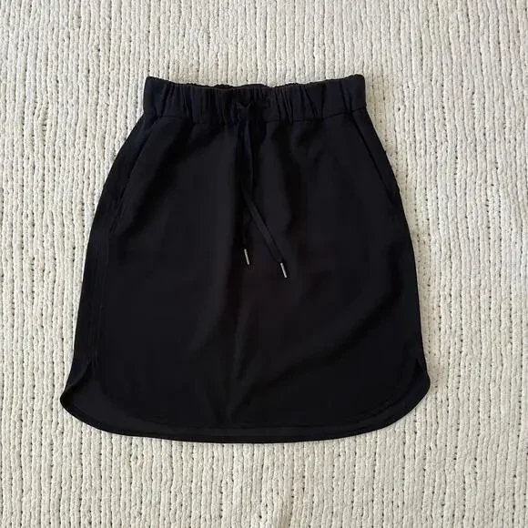 Lululemon Women's Black On the Fly Skirt - Size 4 - Picture 2 of 5